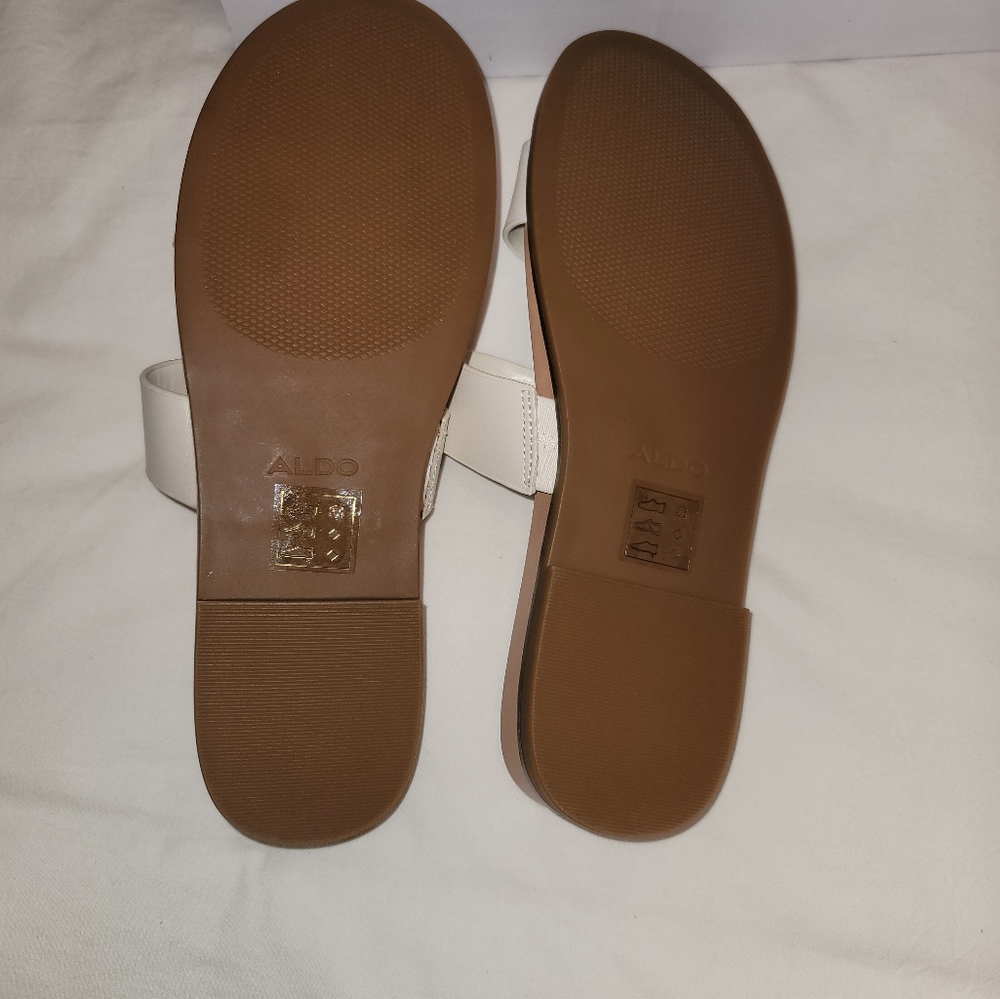 Aldo Brand new with box never worn  white leather smooth sandal size 9 - Picture 6 of 7
